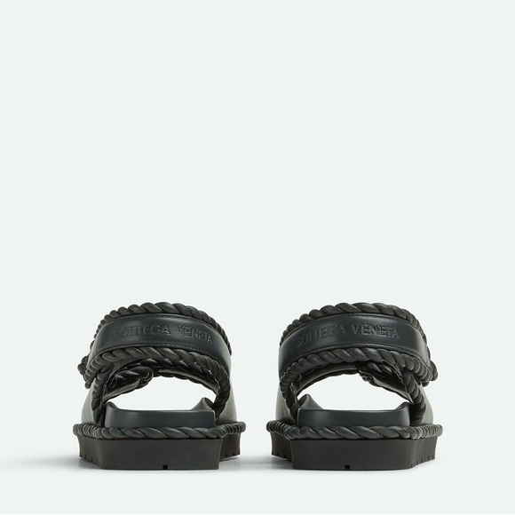 Bottega Veneta Jack Flat sandal in Black. - Picture 2 of 4